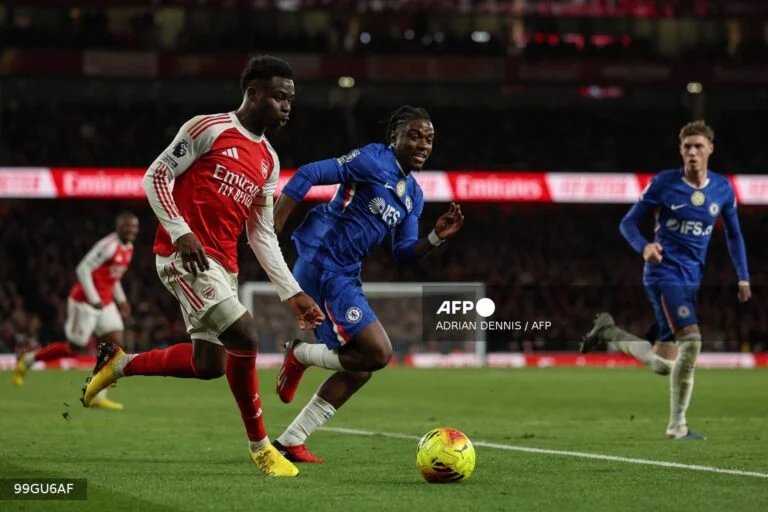 EPL: Arsenal Beat 10-Man Chelsea 2-1 to Boost Title Bid