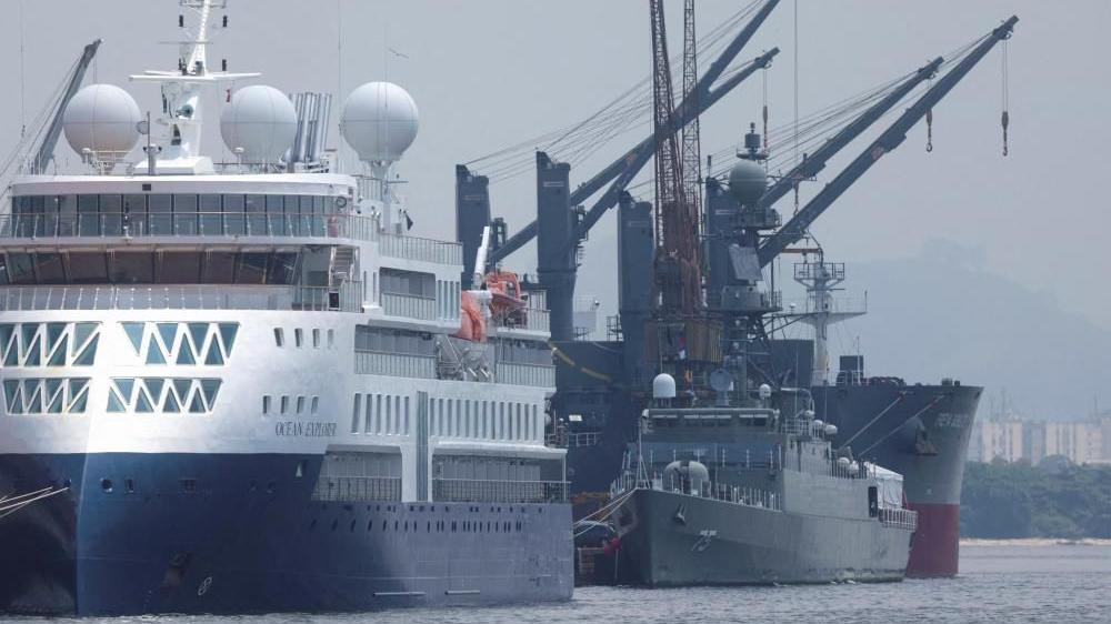 140 persons reported missing after US submarine sinks Iranian warship